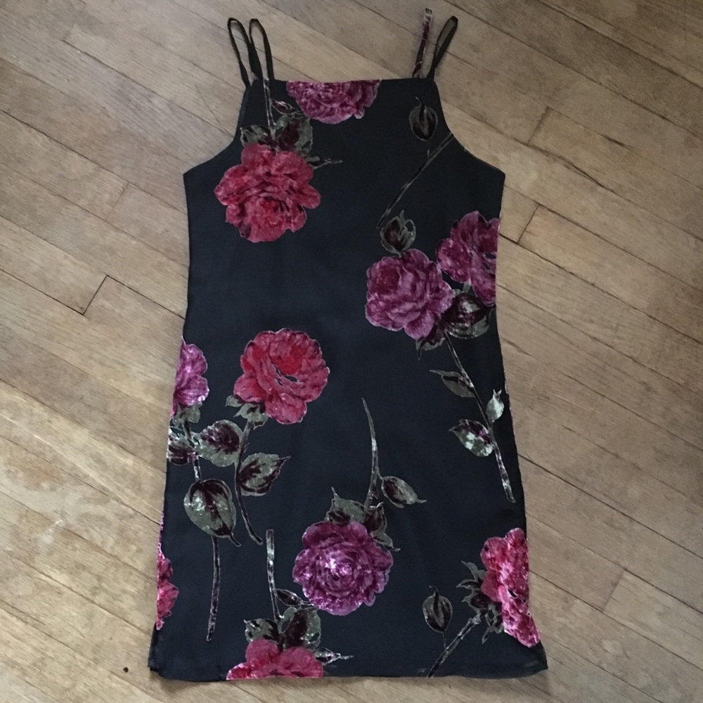 Beautiful Velvet Red Roses Party Dress Girls Sz 14